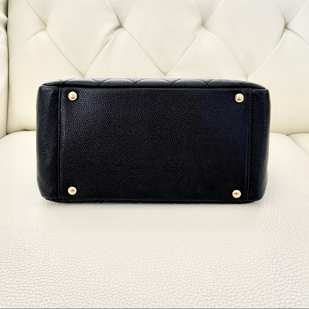 ⭕️SOLD⭕️Like new Chanel Bag - Picture 5 of 10